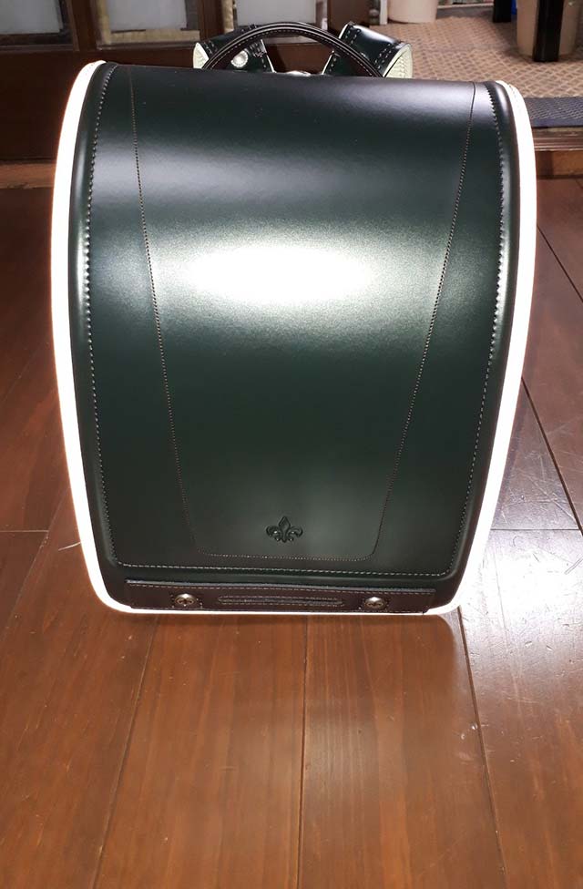 フィットちゃん グランナイト（グリーン×チョコ）のランドセルイメージ