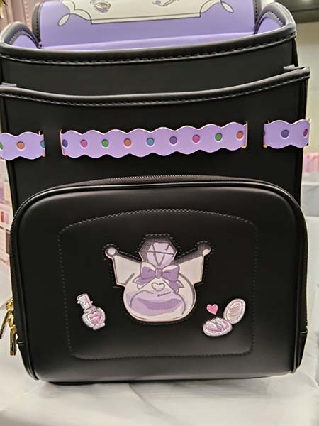 ララちゃん2027ブラック×パープルモデル前ポケット刺繍の立体感