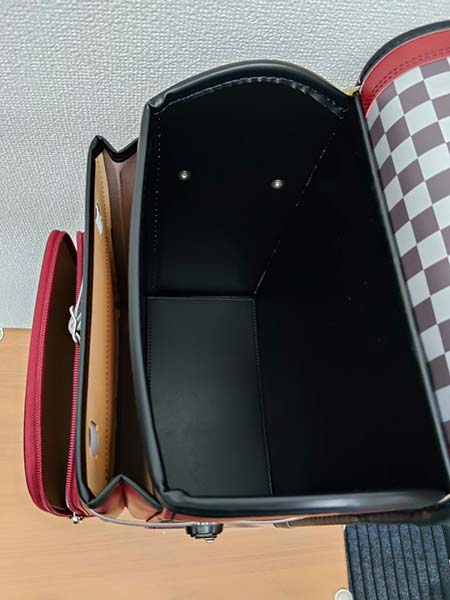 ララちゃんランドセルのメイン収納スペース